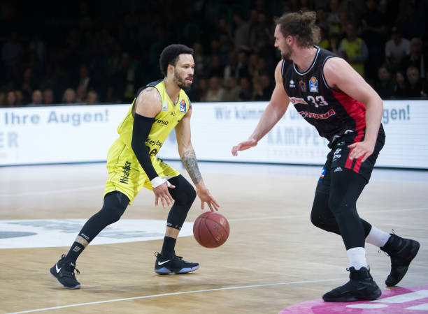 于它极高的 于它极高的