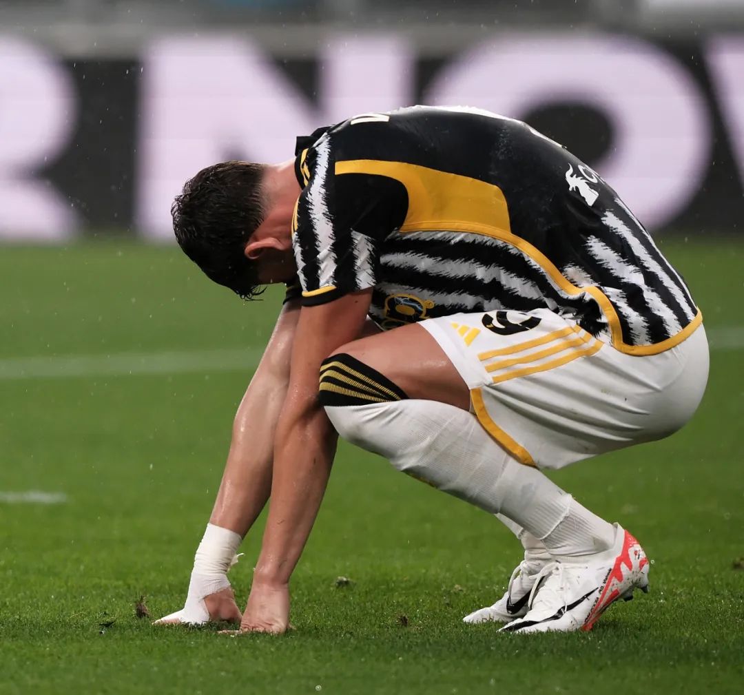 成为万众瞩 成为万众瞩